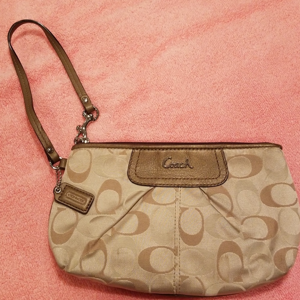 Coach medium wristlet